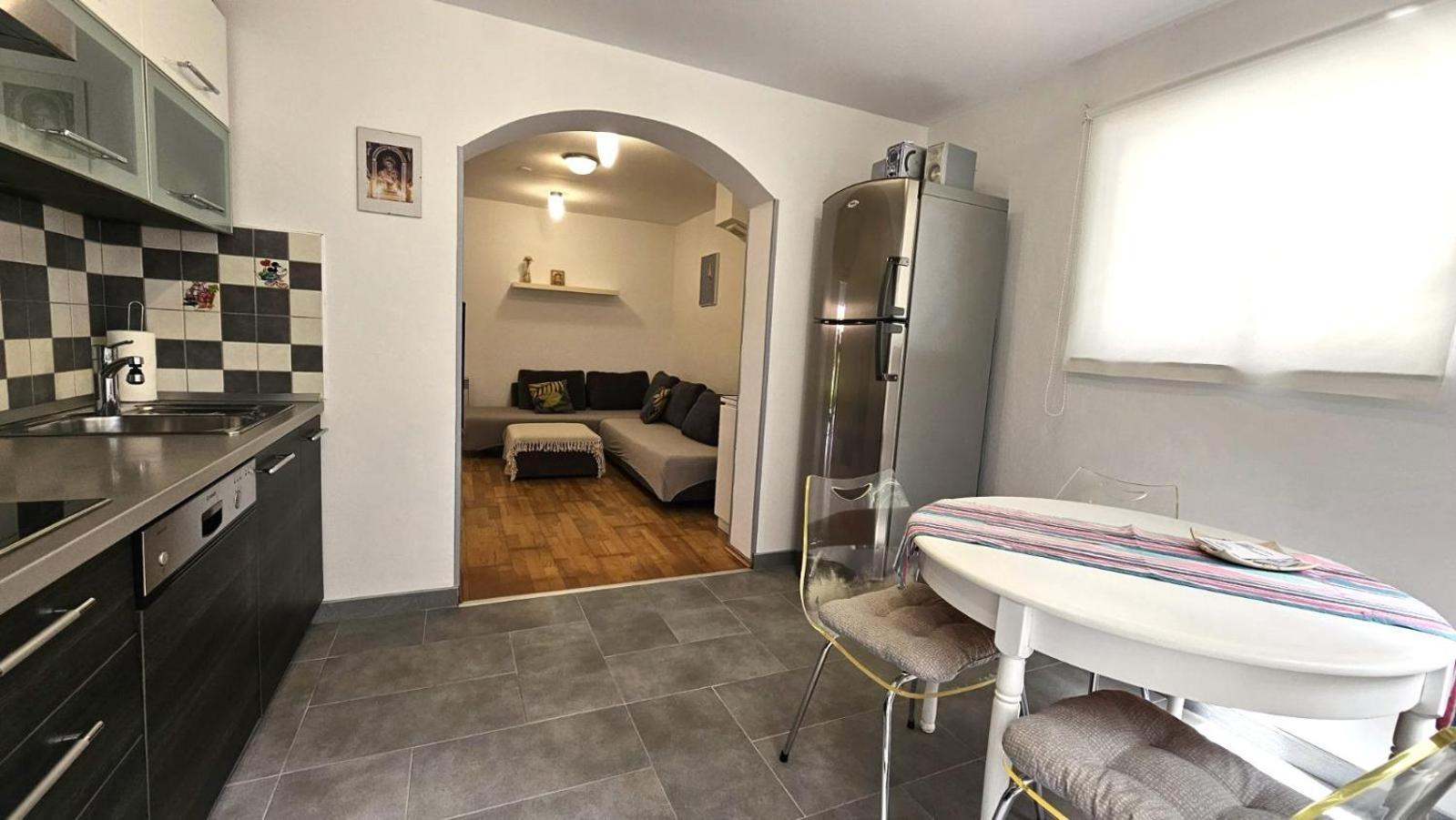 Apartment With Garden In Barbariga Kültér fotó