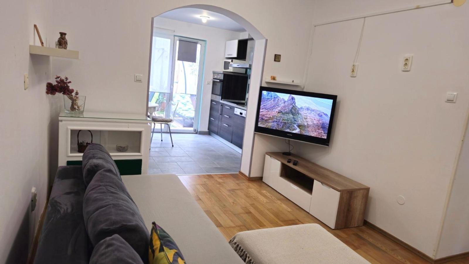 Apartment With Garden In Barbariga Kültér fotó